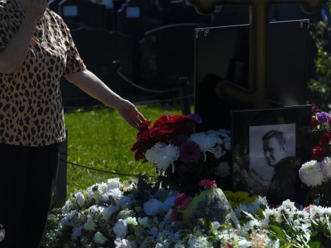 Navalnının ölümündən yarım il ötür - Məzarından FOTOLAR