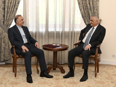 Paşinyanın müavini İran səfiri ilə görüşüb