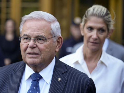 Ermənipərəst senator karyerasını başa vurur&nbsp;