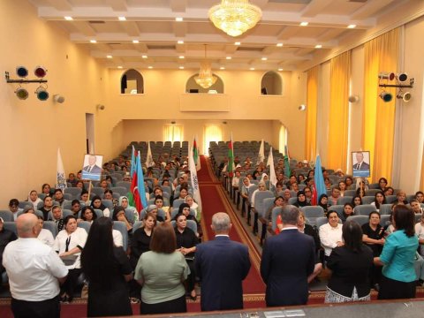 Məşhur Məmmədov qadın seçicilərlə görüşdü