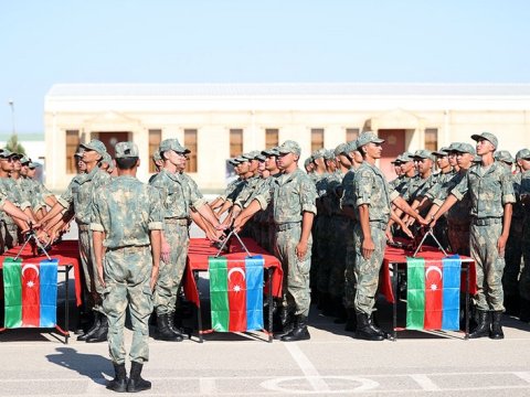 Azərbaycan ordusunda andiçmə mərasimi - VİDEO