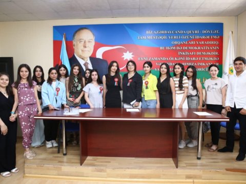 Səbinə Salmanova ilk dəfə səs verəcək seçicilərlə görüşüb &ndash; FOTOLAR&nbsp;