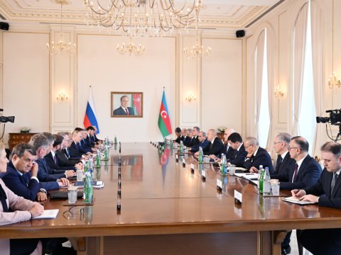 Prezidentlərin geniş tərkibdə görüşü keçirilib - FOTOLAR