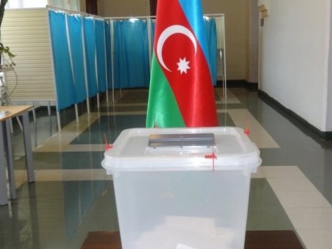 Deputatlığa namizəd olan QHT nümayəndələri və bələdiyyə üzvləri...