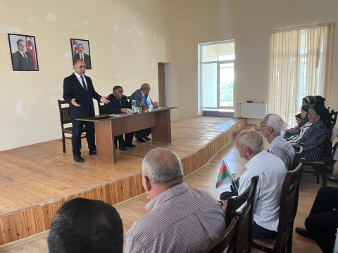 Ceyhun Məmmədov Kürdəmirdə seçicilərlə görüşdü - FOTO