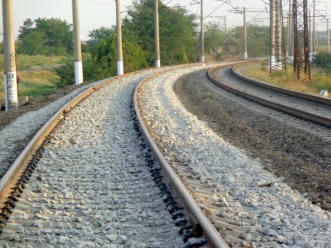 Qəfil qatarın qarşısına çıxdı, yaralandı