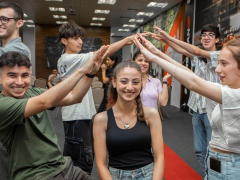 "Formula 1"ə 2000-dən çox könüllünün cəlb olunması gözlənilir