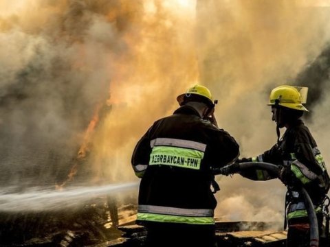 Bakıda məktəb binasında YANĞIN