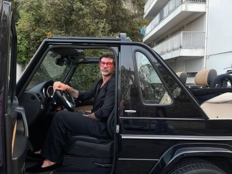 Yarım milyonluq "Mercedes"i soruşulan mer: Öz işinə bax, axmaq!