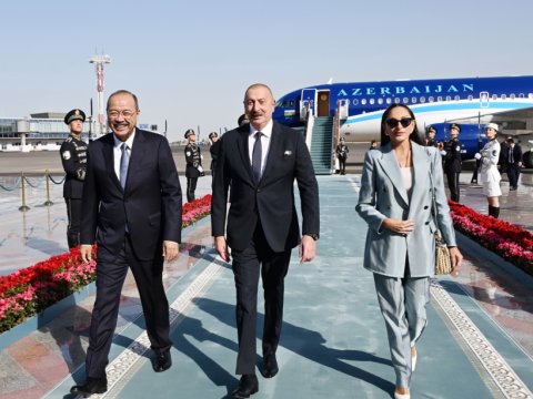 Prezident və birinci xanım Özbəkistanda