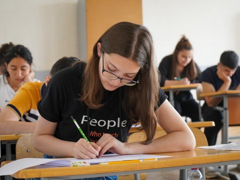 Eyni bal toplayıb, 1 yer uğrunda mübarizə aparanların nəzərinə!