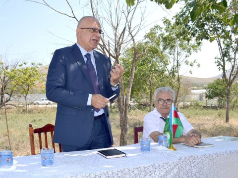 Elçin Mirzəbəyli Gəgəli kəndində və Ağsu şəhərində seçicilərlə görüşüb