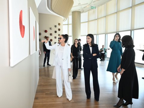 Birinci xanımlar&nbsp;və qızları Daşkənddə sərgi ilə tanış olublar