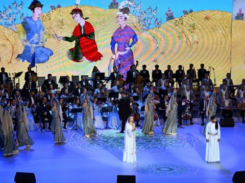 Prezidentlər ailələri ilə birgə qala konsertində