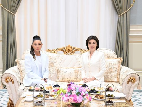 Birinci xanımlar Daşkənddə görüşdü