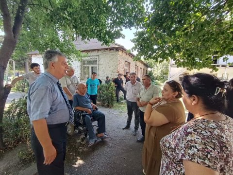 Əli Məsimli Qax seçiciləri ilə bir arada - FOTO