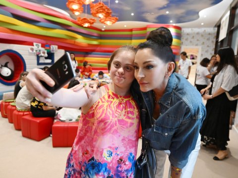 Mehriban Əliyeva uşaqlar üçün təşkil edilən şənlikdə - FOTOLAR