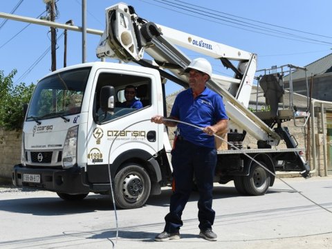 &ldquo;Azərişıq&rdquo; Binə qəsəbəsinin elektrik təsərrüfatını yeniləyir - VİDEO