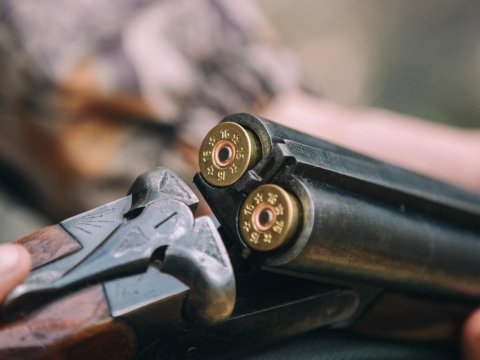 Zaqatalada dəhşət: Əvvəlcə həmyerlisini, sonra özünü GÜLLƏLƏDİ