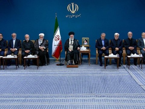 Pezeşkian Xamenei ilə görüşüb