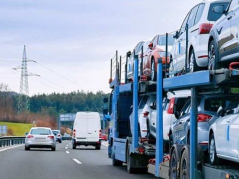 Altı ayda Azərbaycana bu qədər maşın gətirilib - RƏSMİ