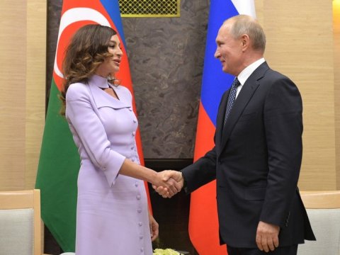 Putin Mehriban Əliyevanı TƏBRİK ETDİ
