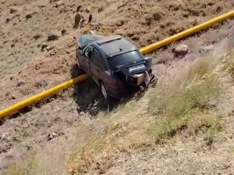 Culfada maşın yoldan çıxaraq dərəyə&nbsp;aşdı