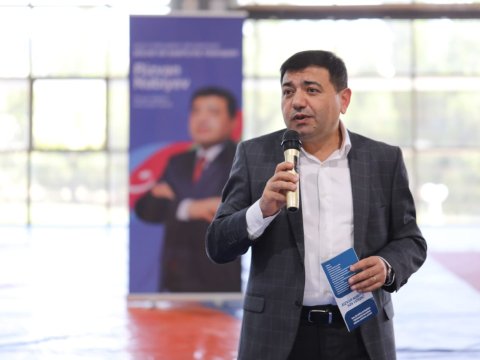 Rizvan Nəbiyevin seçicilərlə görüşü davam edir: daha çox abşeronlu gəncin xaricdə təhsil almasına nail olmalıyıq - FOTO