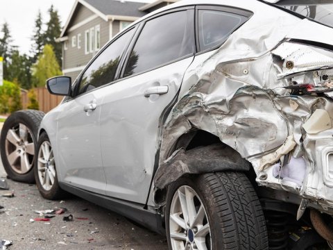 Avtobus maşınla toqquşdu - 1 ölü, 8 yaralı