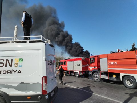 Suraxanıda obyekt yanır - Dövlət qurumları hadisə yerində