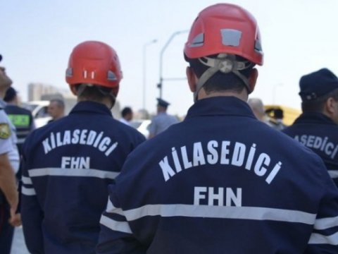 Köməksiz vəziyyətdə qalan 6 azyaşlı xilas edildi