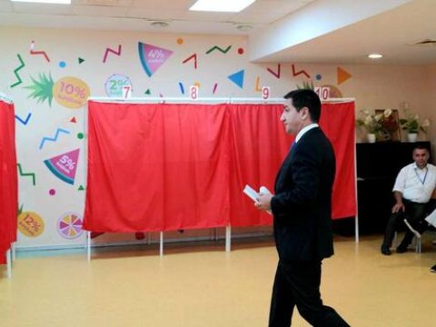 Hikmət Hacıyev səs verdi