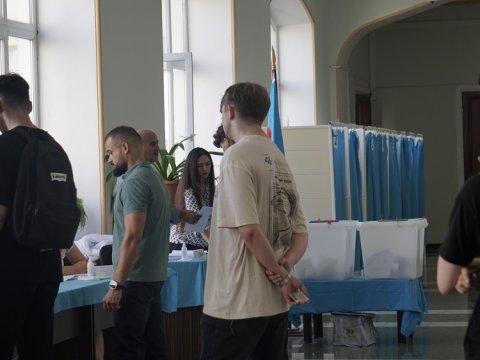 Azərbaycan xalqı səs verir - FOTOREPORTAJ