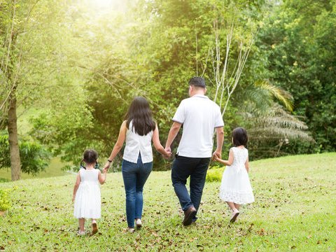 Azərbaycanda ailələr daha çox iki uşaq sahibi olur