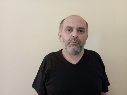 İnsanlara təqaüd düzəldəcəyini deyib&nbsp;30 min manatlarını mənimsədi