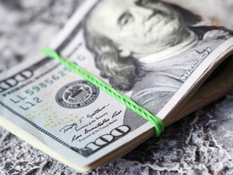 Dövlət Neft Fondu dollar satışını kəskin artırıb