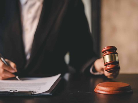 Tanışını öldürməkdə təqsirləndirilən şəxsin məhkəməsi başlayır