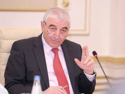 Məzahir Pənahov namizədlərə müraciət etdi