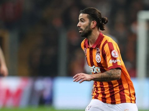 "Qalatasaray" onunla yollarını ayırdı
