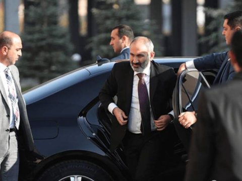 Paşinyan hakim elitanı Sevandakı bağ evinə toplayır