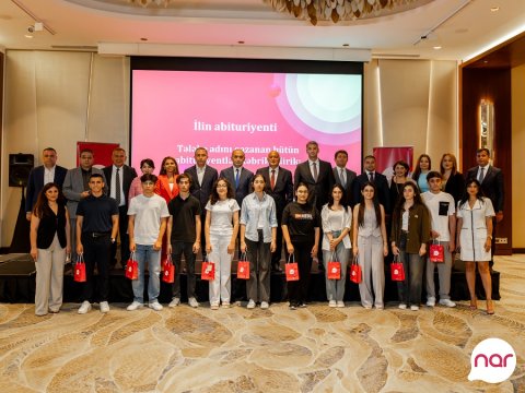 "Nar" yüksək bal toplayan abituriyentləri mükafatlandırdı