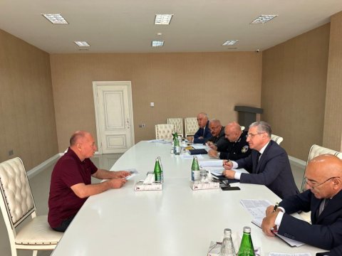 Muxtar Babayev Ucarda vətəndaşların müraciətlərini dinləyib