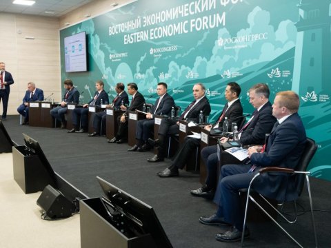 Baş prokuror Şərq İqtisadi Forumunda çıxış edib
