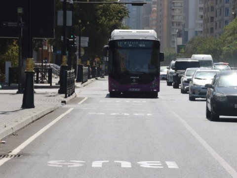 Daha bir prospektdə avtobus zolağı çəkildi