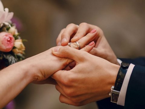 Ermənistanda nikahlar azalır, boşanma artır