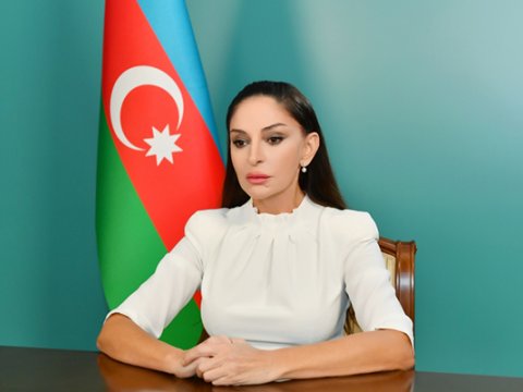 Mehriban Əliyeva Paralimpiya çempionunu təbrik etdi