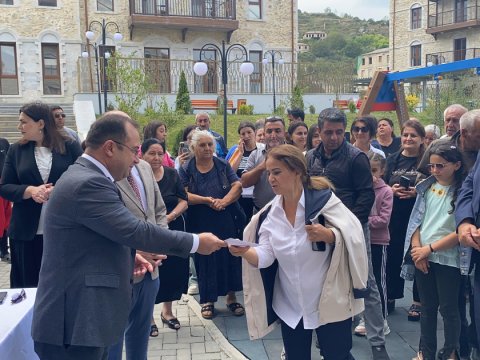 Şuşaya qayıdan daha 27 ailəyə mənzillərin açarı verildi