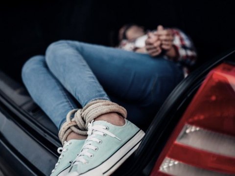 Ucarda 16 yaşlı qız qaçırıldı