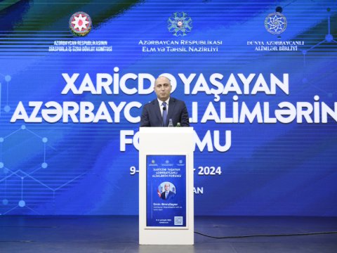 Nazir alimlərə sual verdi -&nbsp;Sosial şəbəkələrdə niyə aktiv deyilsiniz?