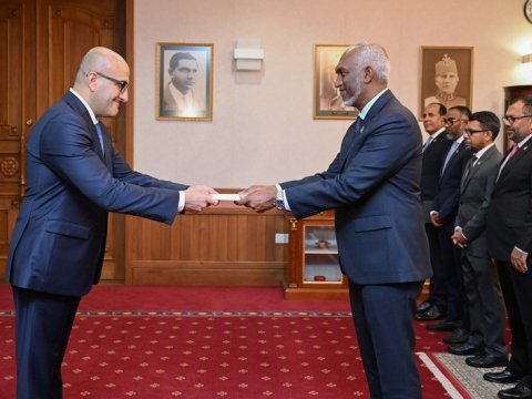 Azərbaycan səfiri etimadnaməsini təqdim etdi&nbsp;